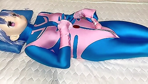 Sexy amateur cosplayer with a sexy figure and a shaved pussy