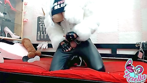 Hot girl with a big ass and big boobies giving a blowjob