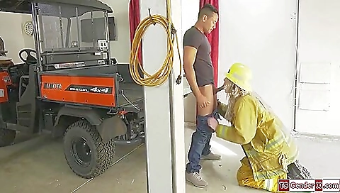 Busty Trans Firewoman Aspen Brooks Barebacks And Rims A Guy