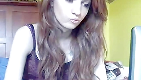 Amateur girlfriend video with a wonderful girl on her bed