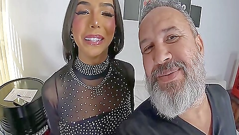 Bareback latina with a tattooed pussy giving a blowjob